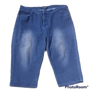 BLUE Mist Capris B31